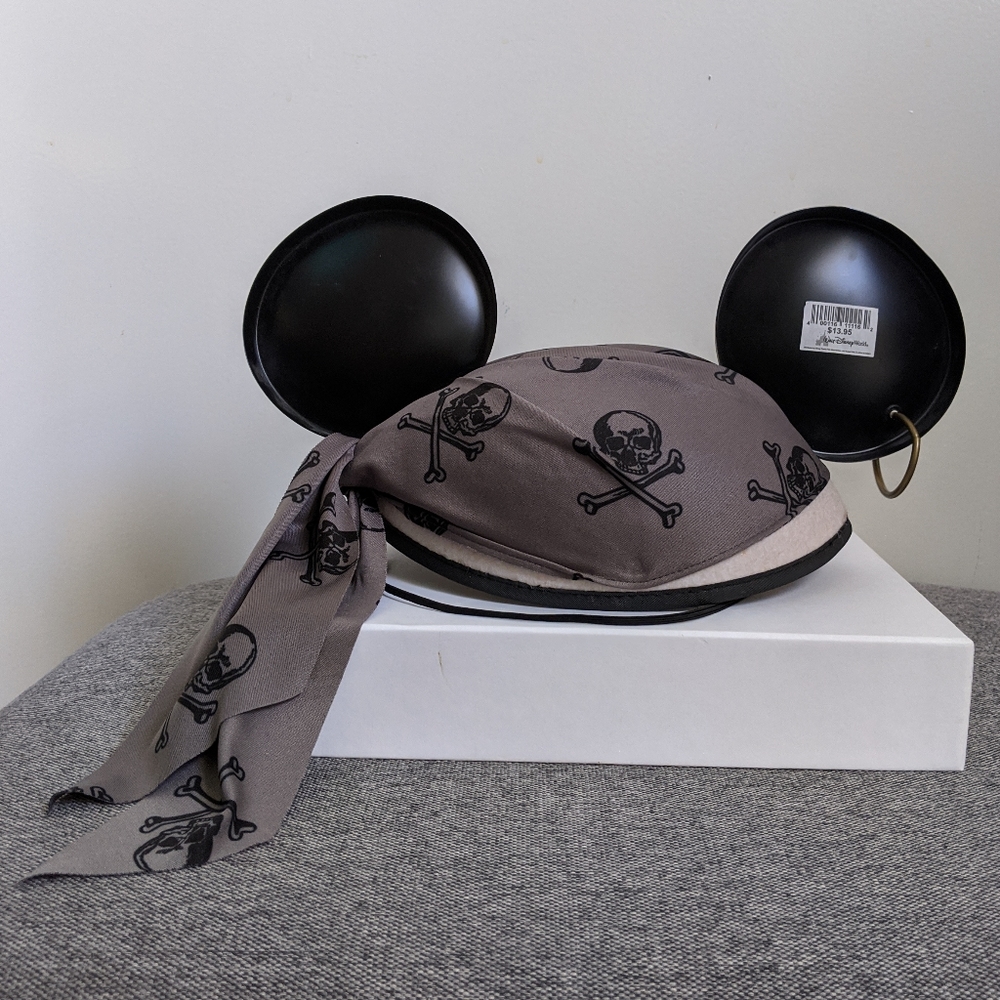 Disney World Pirates of the Caribbean Skull Skeleton Mickey Mouse Ears Hat WDW - Picture 4 of 7